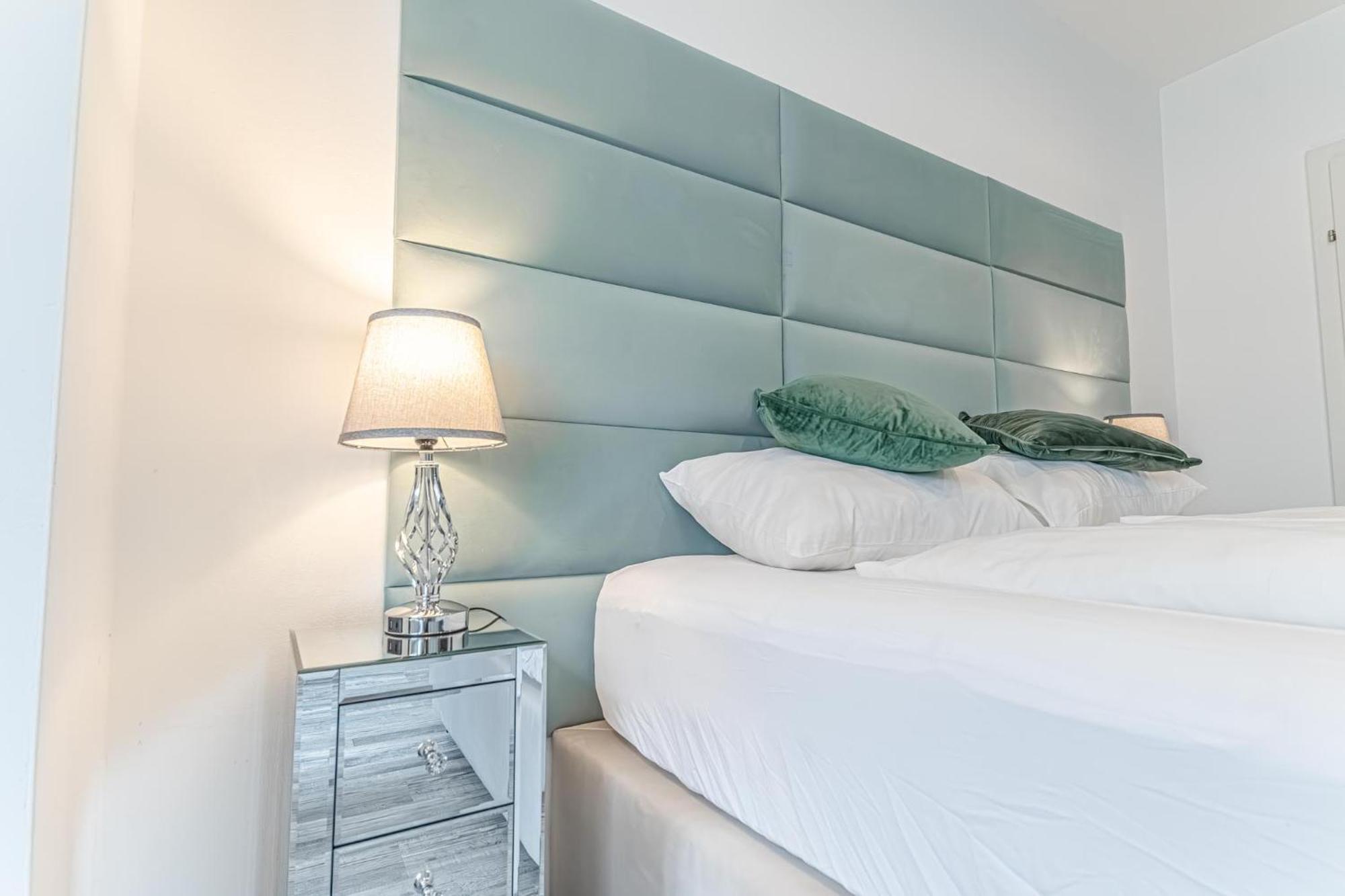Luxury 6br With Private Pool & Sauna - Pets Allowed *
