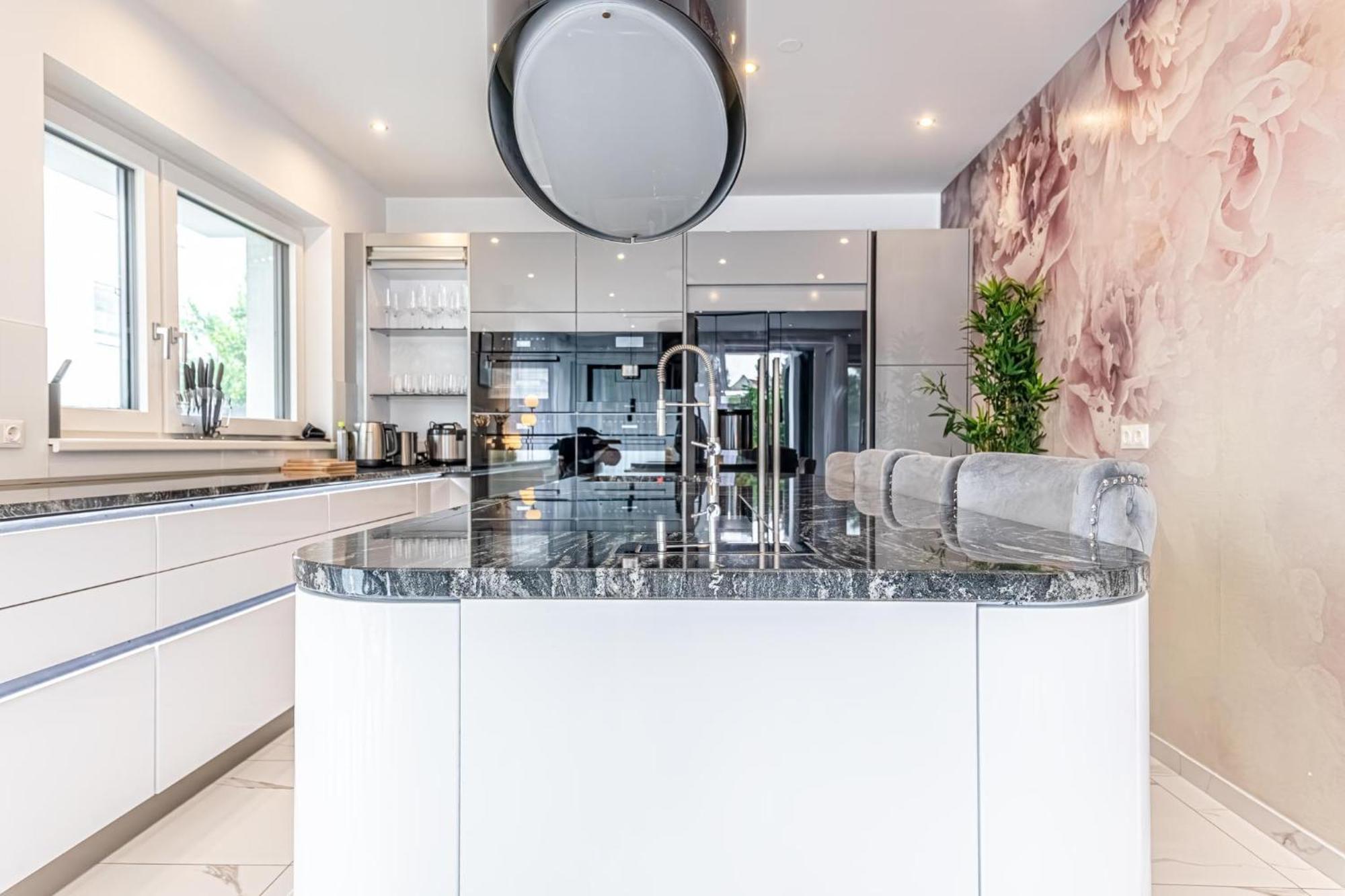 Luxury 6br With Private Pool & Sauna - Pets Allowed * Wien