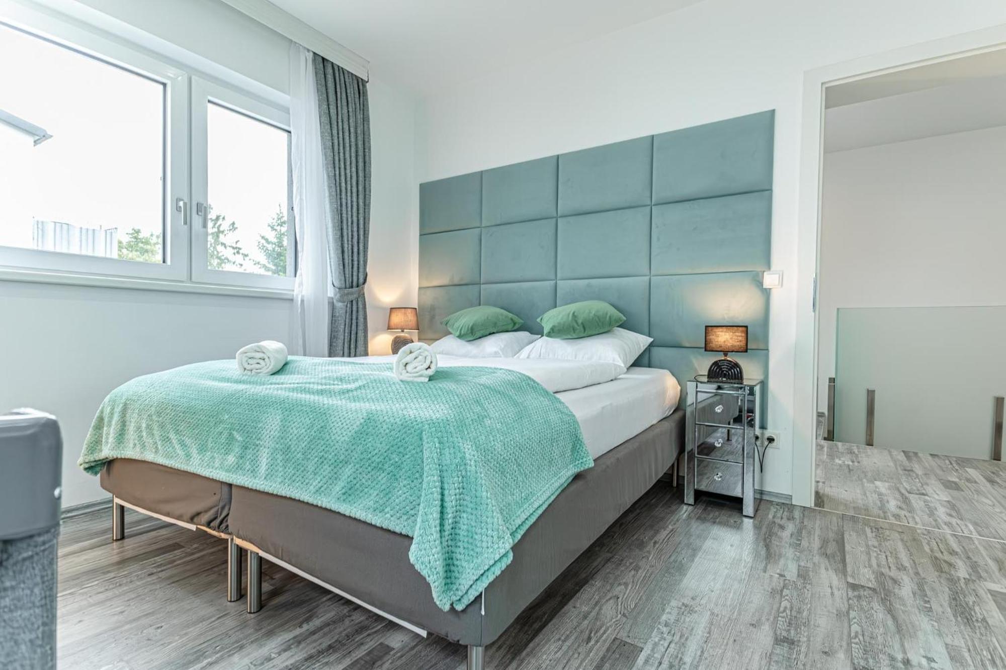 Luxury 6br With Private Pool & Sauna - Pets Allowed *