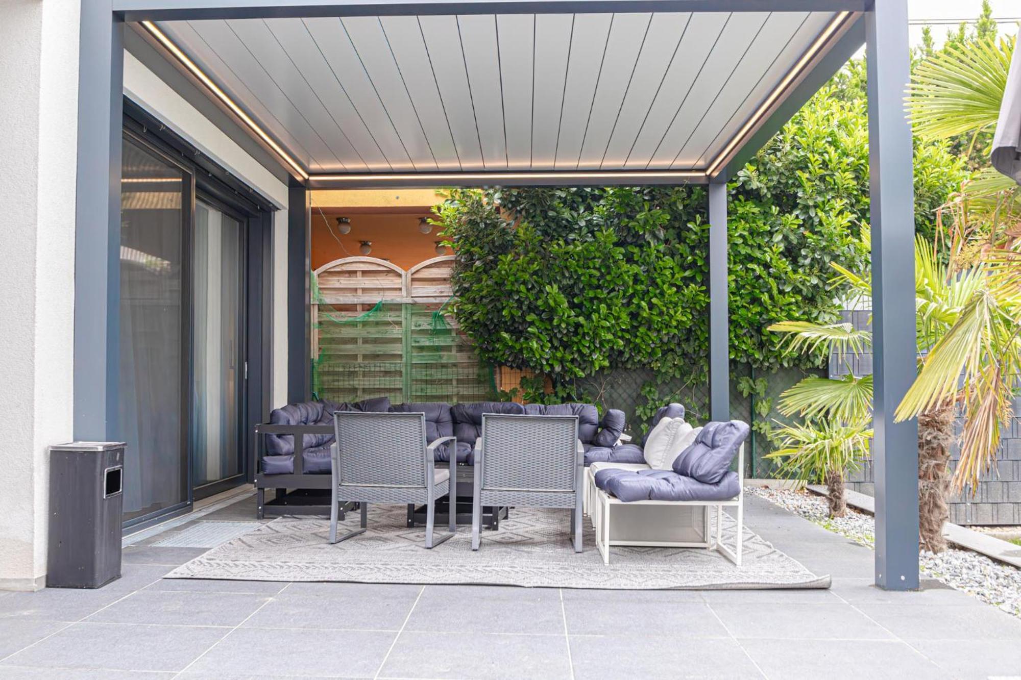 Luxury 6br With Private Pool & Sauna - Pets Allowed *
